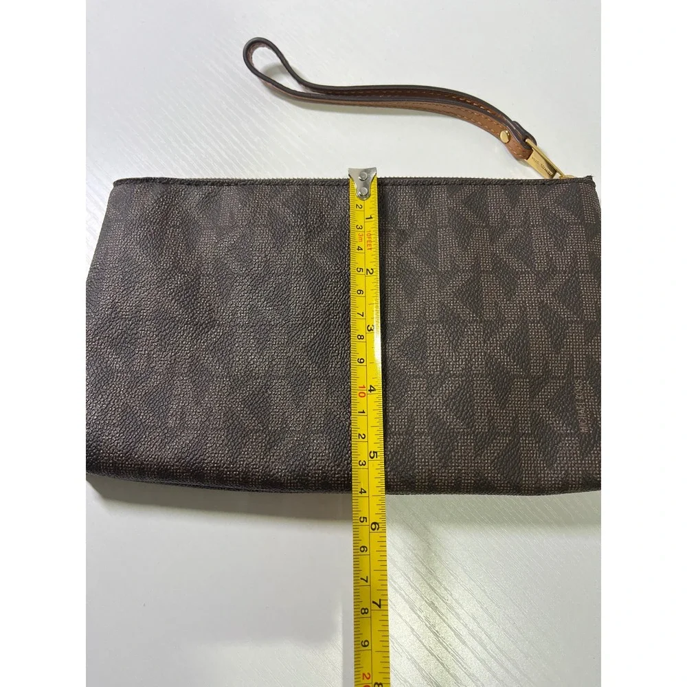 Michael Kors Jet Set Large East West Leather Wristlet Brown Logo Monogram Clutch